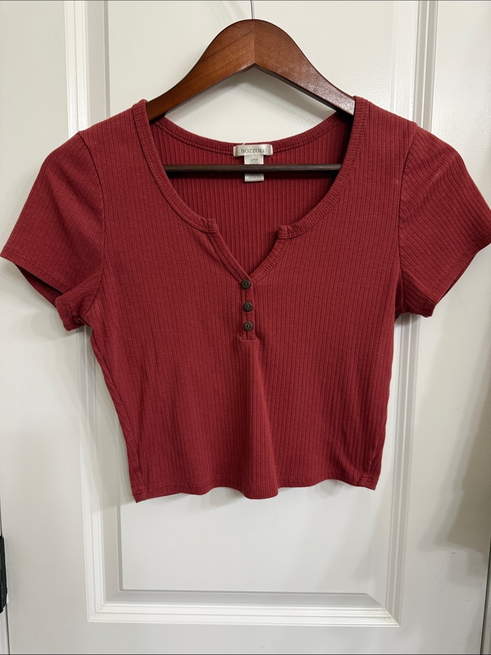 Bozzolo Ribbed Henley Crop Top - Burgundy